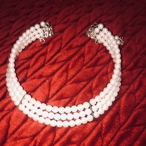 Stunning pearl choker